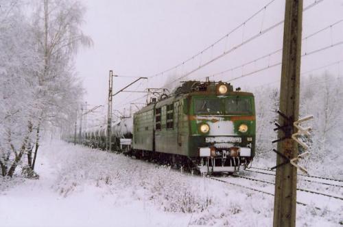 ET42-049 ze składem cystern na Lublinku