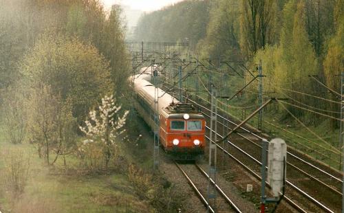 EP05-01 wyjeżdża z Fabrycznego