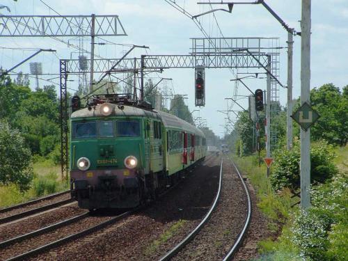EU07-474 z pospiesznym do Warszawy