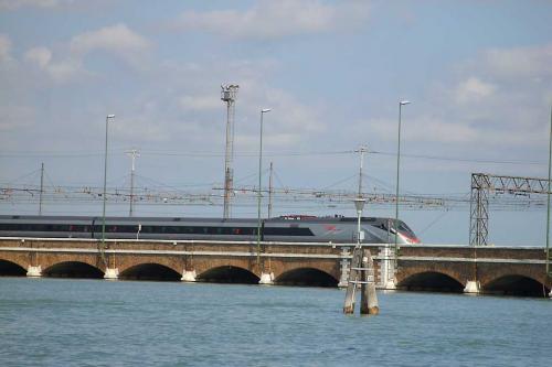 ETR500 TrenItalii dociera do Wenecji