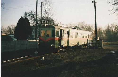 MBxd1-204 wtacza się na stację w Krośniewicach z linii do Ozorkowa.